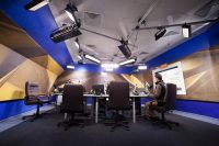 Multi-camera TV studio for online broadcasting